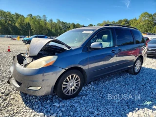 TOYOTA SIENNA XLE