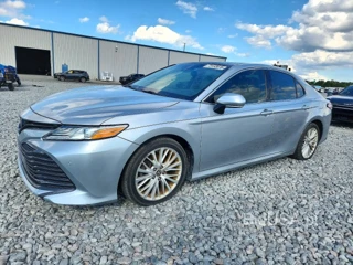 TOYOTA CAMRY XLE