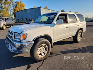 TOYOTA 4RUNNER SR5