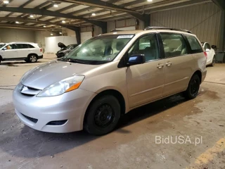 TOYOTA SIENNA CE 7-PASSENGER