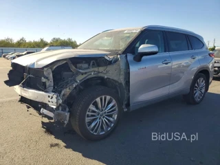 TOYOTA HIGHLANDER HYBRID PLATINUM