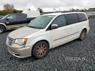 CHRYSLER TOWN & COUNTRY TOURING L