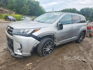 TOYOTA HIGHLANDER SE