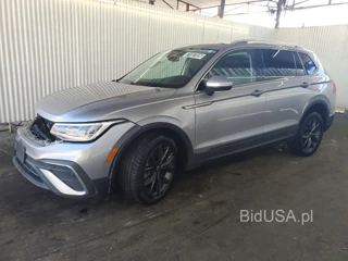 VOLKSWAGEN TIGUAN SE