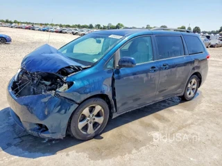 TOYOTA SIENNA LE