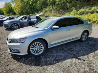 VOLKSWAGEN PASSAT SE