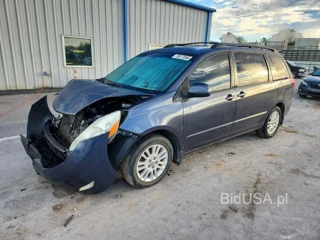 TOYOTA SIENNA XLE