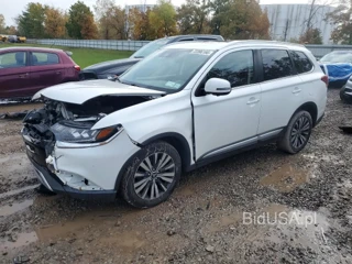 MITSUBISHI OUTLANDER SE