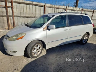 TOYOTA SIENNA XLE LIMITED 7 PASSENGER