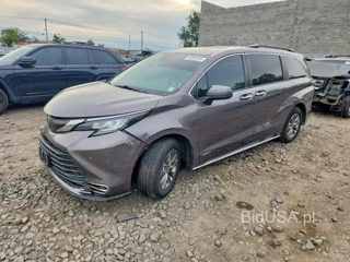 TOYOTA SIENNA XLE