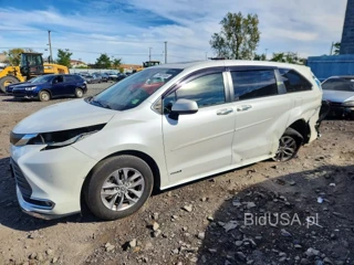 TOYOTA SIENNA XLE