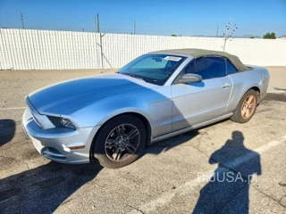 FORD MUSTANG