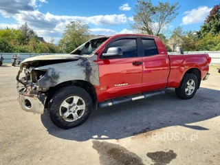 TOYOTA TUNDRA DOUBLE CAB SR5