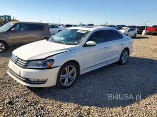 VOLKSWAGEN PASSAT SE