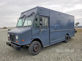 FREIGHTLINER CHASSIS M LINE WALK-IN VAN