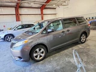 TOYOTA SIENNA BASE 7-PASSENGER