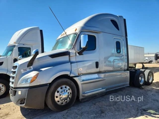 FREIGHTLINER CASCADIA 126 SLEEPER CAB"