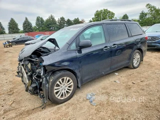 TOYOTA SIENNA XLE 8-PASSENGER