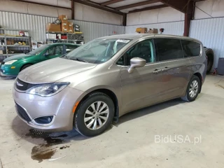 CHRYSLER PACIFICA TOURING PLUS