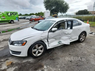 VOLKSWAGEN PASSAT SE