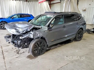 VOLKSWAGEN TIGUAN SE R-LINE BLACK