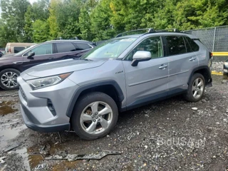 TOYOTA RAV4 HYBRID XLE PREMIUM