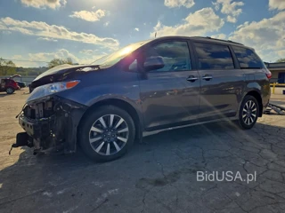 TOYOTA SIENNA XLE 7-PASSENGER