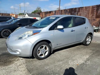 NISSAN LEAF SV
