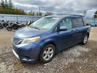 TOYOTA SIENNA LE