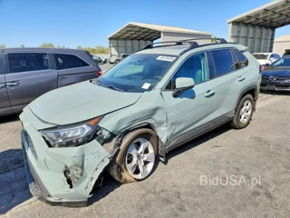 TOYOTA RAV4 XLE