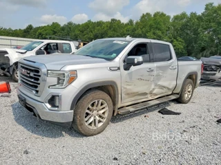 GMC SIERRA C1500 SLT