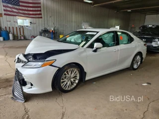 TOYOTA CAMRY XLE