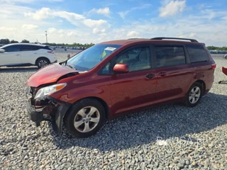 TOYOTA SIENNA LE