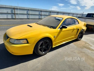 FORD MUSTANG