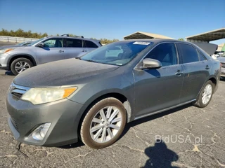 TOYOTA CAMRY XLE V6