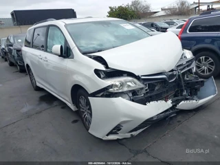 TOYOTA TOYOTA SIENNA XLE 8 PASSENGER