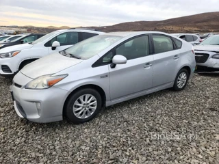 TOYOTA PRIUS PLUG-IN HYBRID BASE