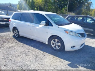 TOYOTA TOYOTA SIENNA LE V6 8 PASSENGER