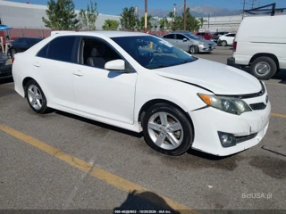 TOYOTA TOYOTA CAMRY SE