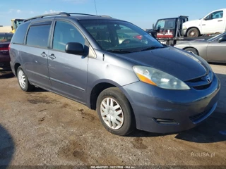TOYOTA TOYOTA SIENNA LE