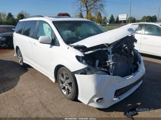 TOYOTA TOYOTA SIENNA SE