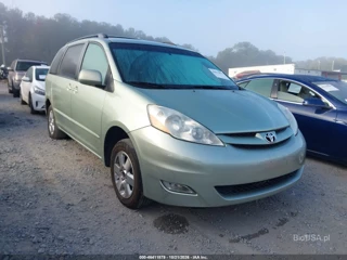 TOYOTA TOYOTA SIENNA XLE