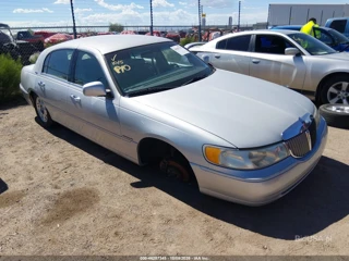 LINCOLN LINCOLN TOWN CAR SIGNATURE