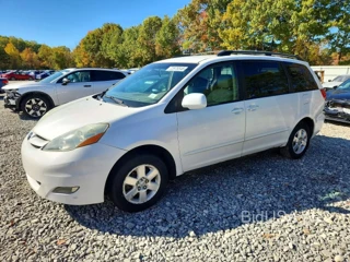 TOYOTA SIENNA XLE 7 PASSENGER