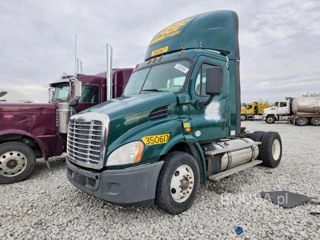 FREIGHTLINER CASCADIA 113