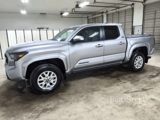 TOYOTA TACOMA SR5