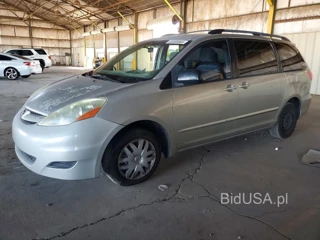 TOYOTA SIENNA LE 8 PASSENGER