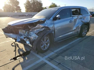 TOYOTA HIGHLANDER XLE