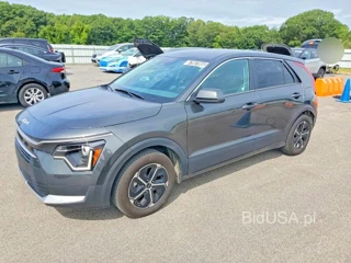 KIA NIRO LX