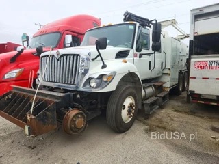 INTERNATIONAL 700